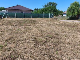 Predám pozemok v obci Žitavce 500m2. - 2