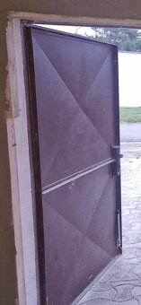 Dvojkrídlová garážová brána - 2