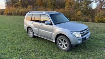 Mitsubishi Pajero - 2