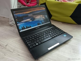 Notebook Samsung NP300-i5/NVIDIA/3hod.Batéria - 2