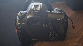 Canon EOS 5D Mark IV - 2