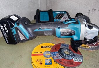 Uhlová bruska Makita DGA506 - 2