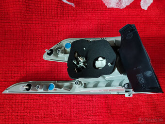 Predám nové pravé zadné svetlo na Peugeot 308, 308SW - 2