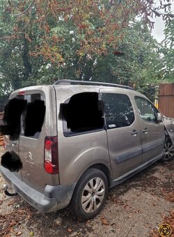 Predám Citroën Berlingo ročník 2014 /pravá strana búraná - 2