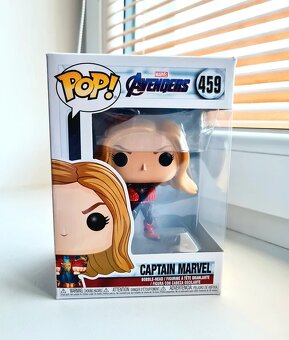 Funko POP 459 Marvel Avengers - Captain Marvel Univerzálna· - 2
