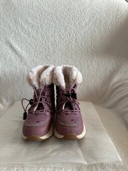 Predám dievčenské zimné snehule , čižmy č. 33 - 2