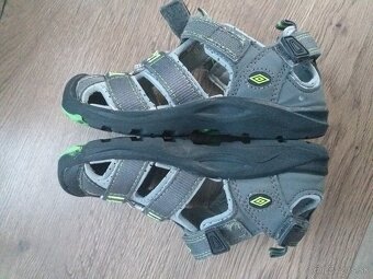 Sandálky Umbro 31 - 2