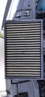 Predám vzduchový filter do 1.6 16 ventil - 2