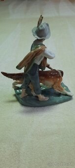 Chlapec so psom. - 2