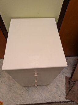 Zásuvková skrinka - 2