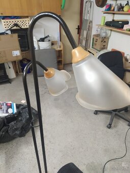 Stojanová lampa. - 2