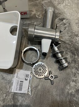 Mlynček Bosch mum 2-4 na kuchynský robot - 2