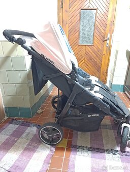 Kočiar pre dvojičky - 2