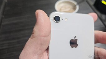 Apple iPhone 8 - na diely, alebo opravu - 2