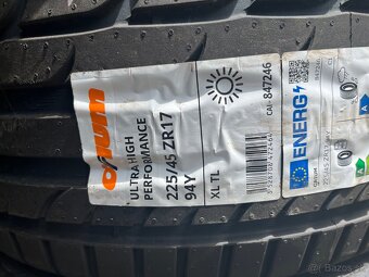 Predám úplne nové pneu 225/45 R17 - 2