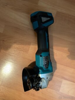 Makita karbobruska DGA 506 - 2