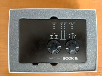 Motu Microbook IIc - 2