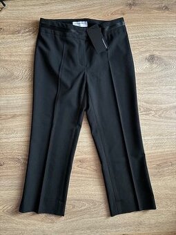 CHANTALL - čierne 3/4 elegantné nohavice - NOVÉ s visačkou - 2