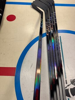 NOVINKA UPLNE NOVA HOKEJKA CCM JETSPEED FT8 SR LONG - 2