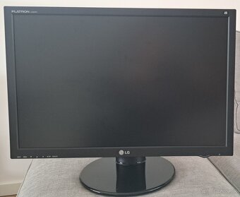 Monitor LG Flatron L246WH-BN - 2