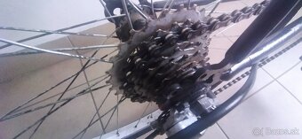 Predám čierny horsky bicykel 26" kolesa. Prevod 3x6. Servis - 2