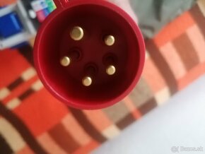 Predám NOVÚ redukciu 380 na 220 V s ističom - 2