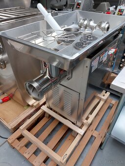 Mlynček na mäso 42 Mäsiarský vlček rezačka mäsa 42 - 2