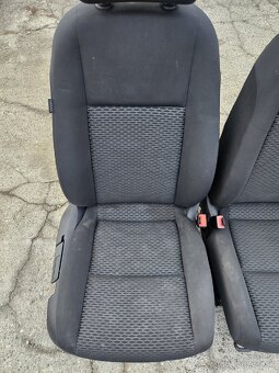 Predám sedačky Volkswagen Golf 6 hatchback - 2
