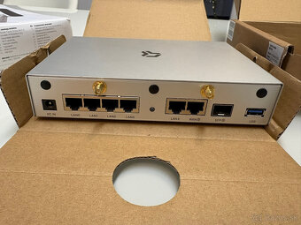 Turris Omnia WiFi 6, silver - 2