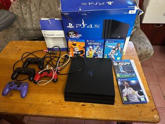 Playstation 4 PRO 1TB - 2