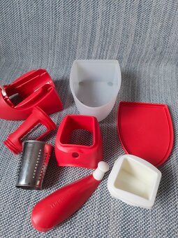 Tupperware mlynček na orechy, syr - 2