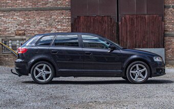 Audi A3 1.6 TDI Ambiente - 2