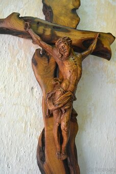 Veľký kríž z morušového dreva - 2