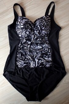 Čierno biele jednodielne plavky JANINA, v.XL/XXL - 2