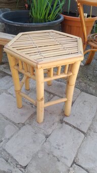 Bambusový stolík-30eur, bambusový stolček 20eur, šamrlík 8eu - 2