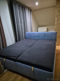 Sedacia suprava a taburetka,manželská posteľ s matracami,skr - 2