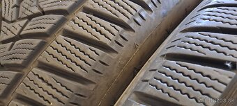 Predám 4ks jazdené zimné 215/60r17-96H Dunlop - 2