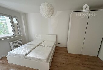 🏡 Na prenájom moderný 2-izbový byt s loggiou - Dúbravka 🏙️ - 2