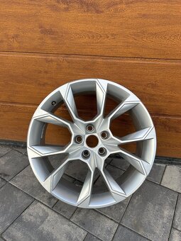 alu disky- Hliníkový disk X-TREM 19" Octavia III RS - 2