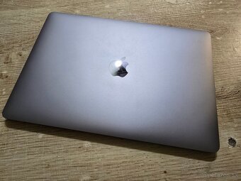 Macbook Pro touchbar 32gb ram 1tb ssd disk v Top stave velmi - 2