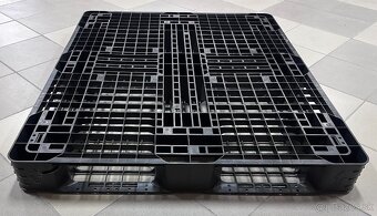 Plastové palety 120x100x12 cm - 2