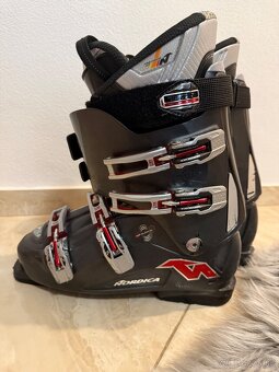 Lyže + lyžiarky - 2