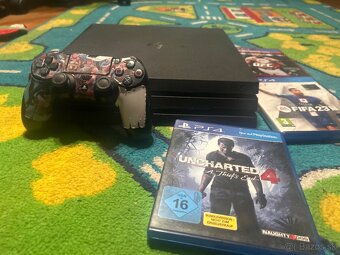 Ps4 pro 1TB + 1 kontroler + 3 hry - 2
