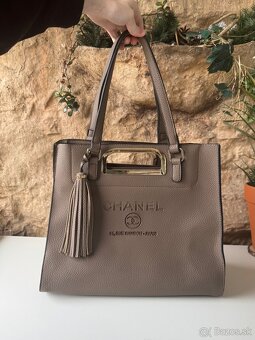 Nová hnedá kabelka na plece aj do ruky - 2