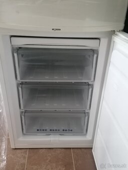 chladnička s mrazničkou - 2
