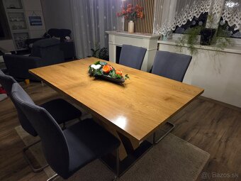 Stôl a 4 stoličky - 2