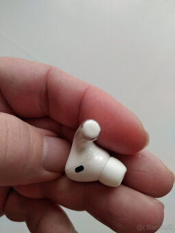 Apple AirPods Pro (1. generace). - 2