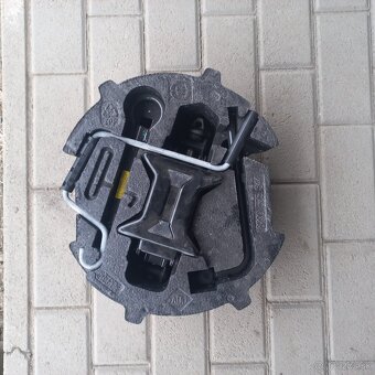 predam zdvihak na auto fiat a renault - - 2