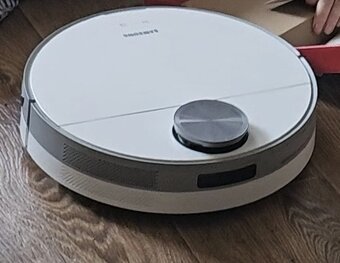 Predám robotický vysávač SAMSUNG JET BOT - 2