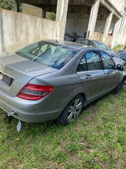 Mercedes Benz W204 C220CDI rv:2007 na diely - 2
